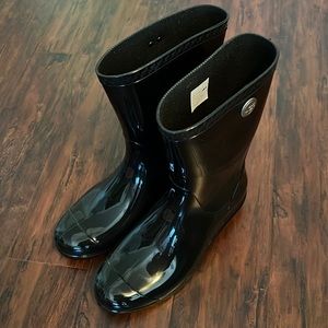 UGG RAIN BOOTS